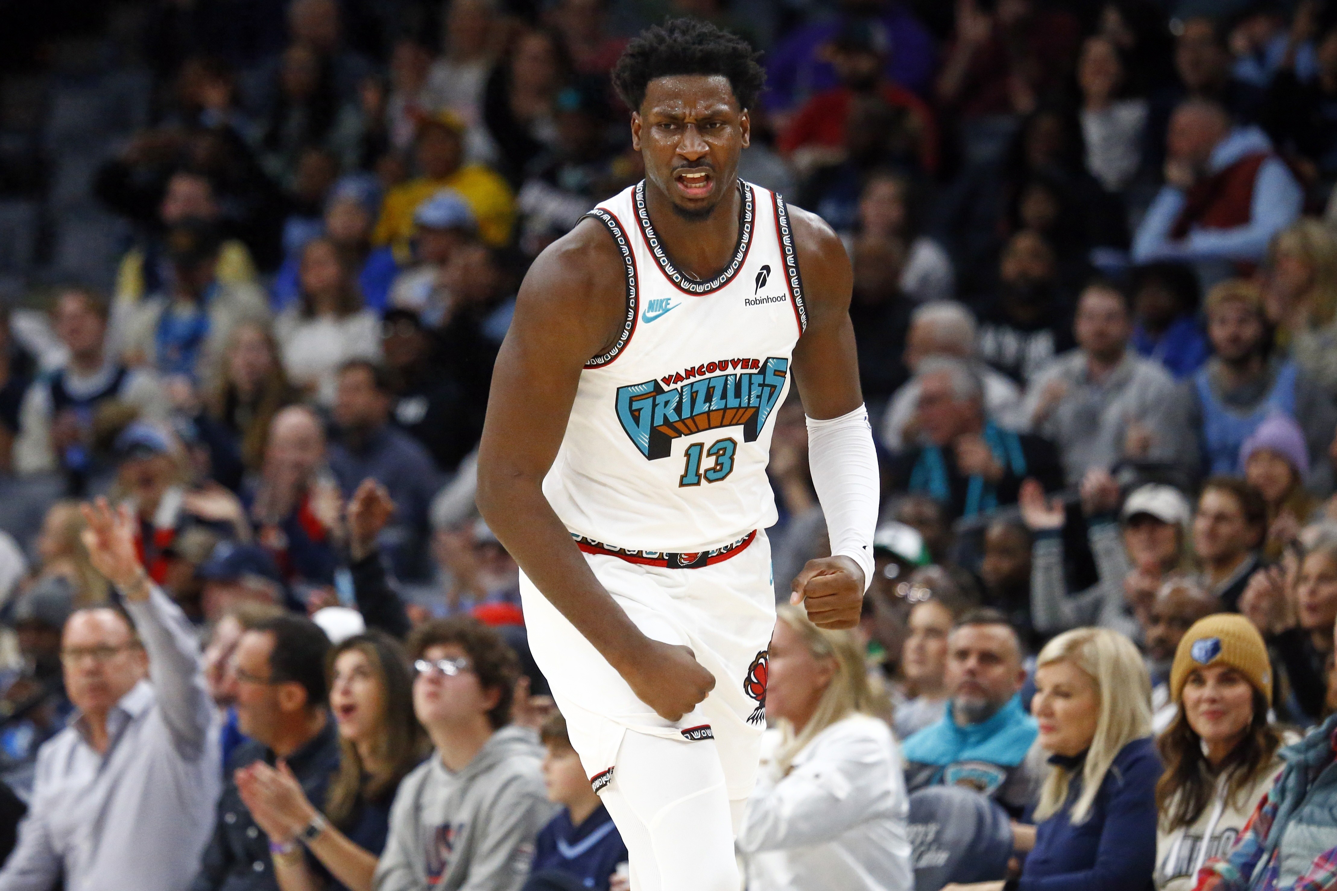 包含NBA常规赛今晚走向成谜，巴黎圣日耳曼篮板制胜，媒体盛赞，训练强度明显提升的词条