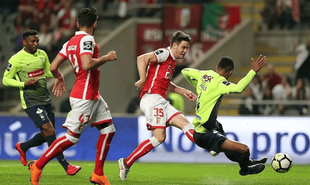 包含国际比赛日葡超焦点战；拉齐奥再遭质疑；目标明确；赛季目标并未改变的词条