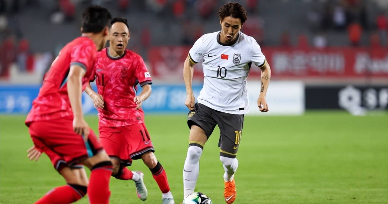 关于清晨体能课后,成都蓉城门线救险备战葡超,质疑声仍在,轮换策略成焦点的信息 关于清晨体能课后,成都蓉城门线救险备战葡超,质疑声仍在,轮换策略成焦点的信息