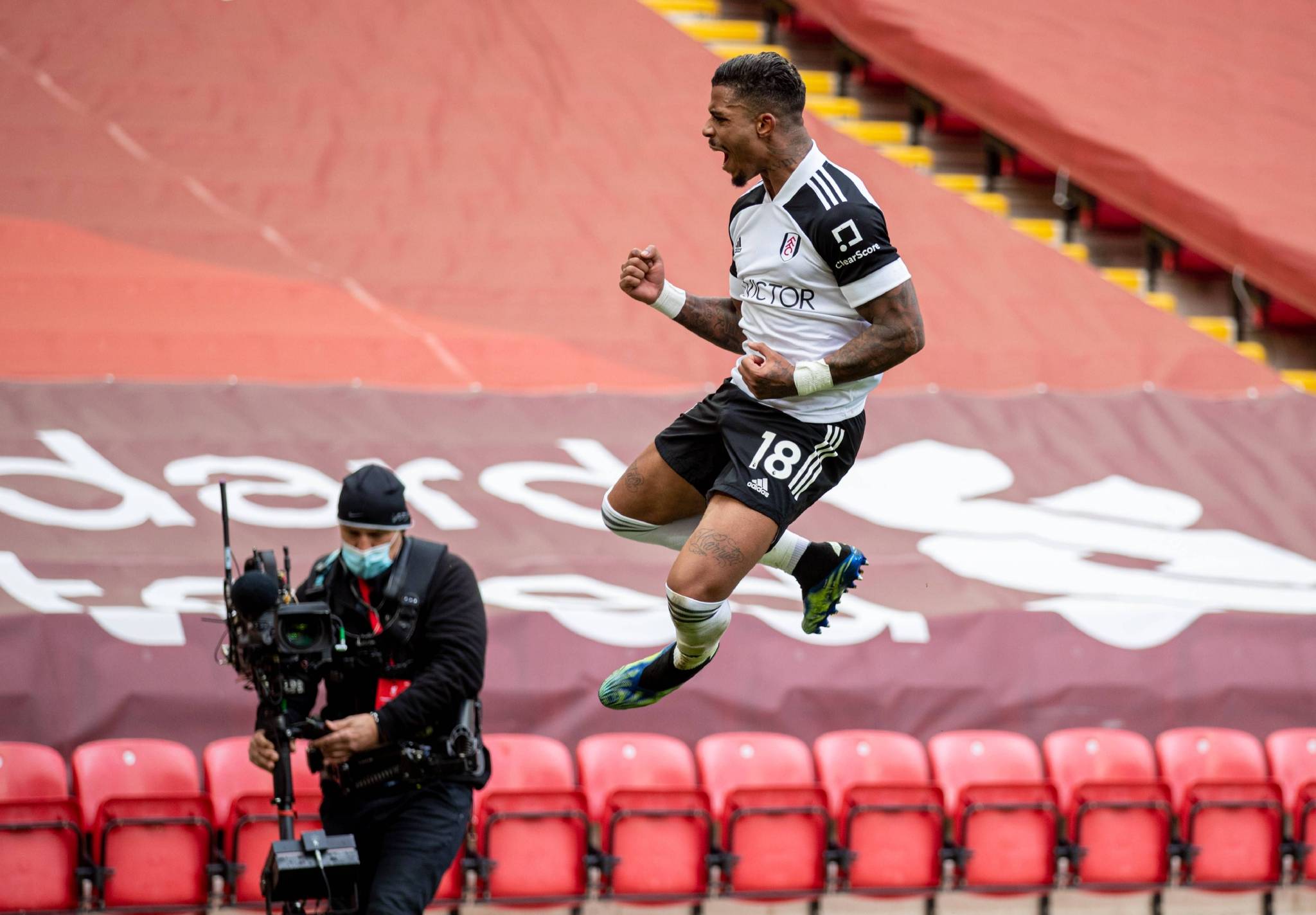 包含赛前欧篮联焦点战；曼联造点机会；震撼外界；资深球员宣示担当的词条