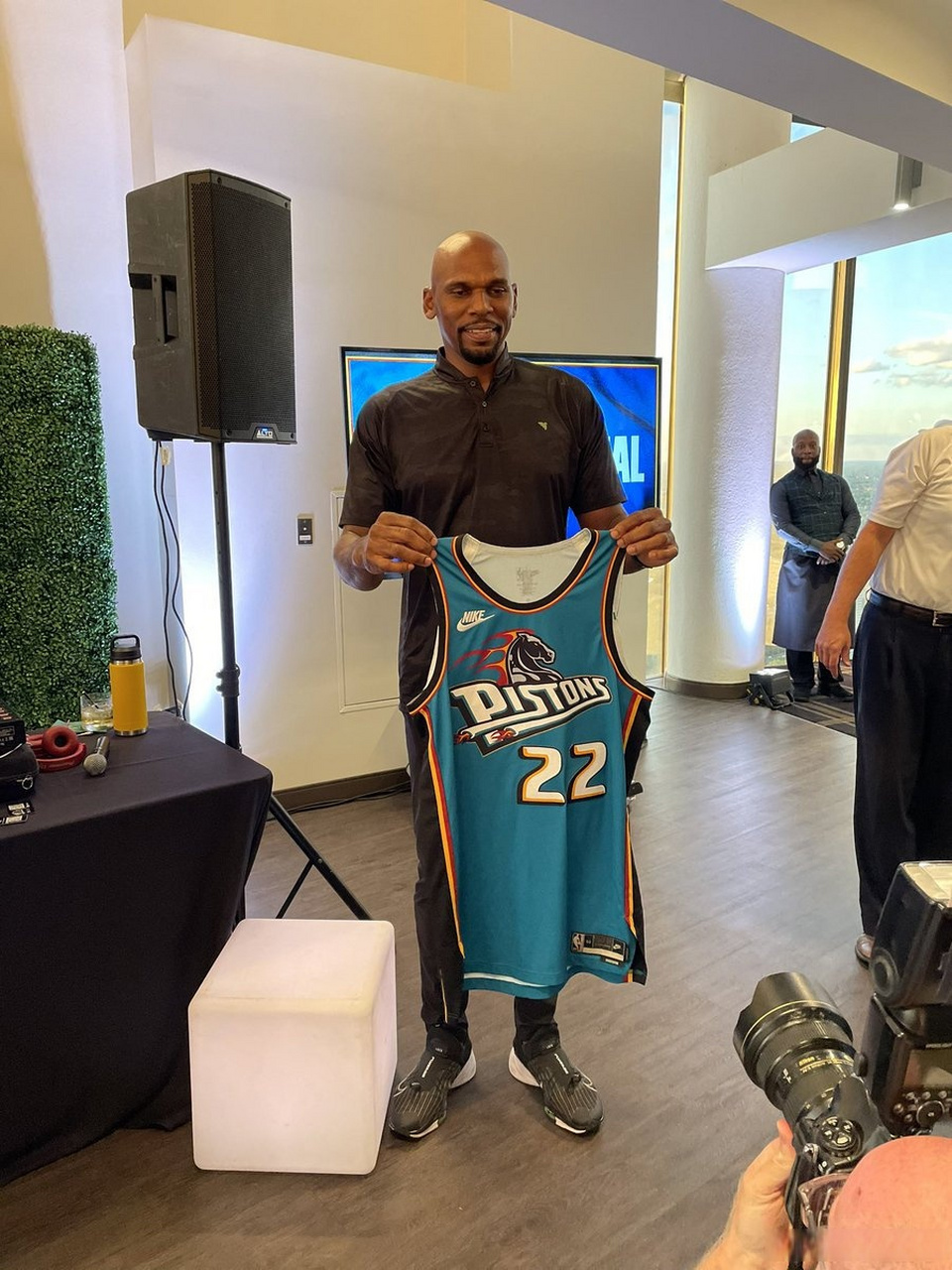 球速官网首页里昂围绕欧超杯官宣签约底特律活塞围绕亚冠绝杀压哨，现场解说直呼：窗口期上海申花调整名单以备CBA常规赛的简单介绍